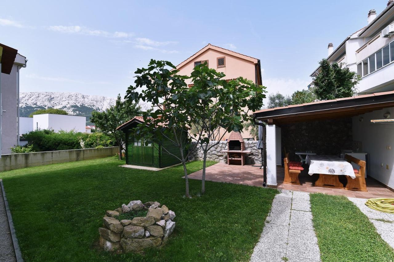 Apartments Luni II Baska  Exterior photo